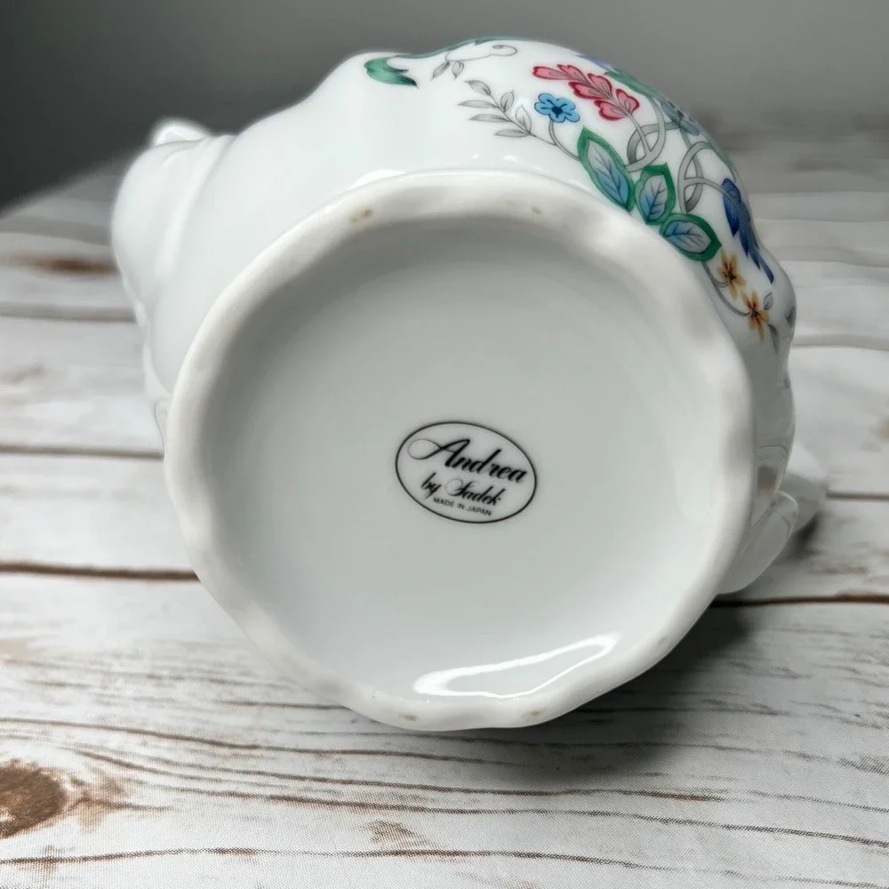 Andrea by Sadek Teapot White Floral Gold Trim‎ Porcelain Small 7.5in